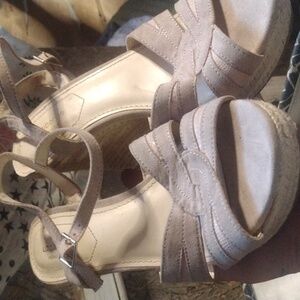 Liz Clayborne Tween Wedge Sandals